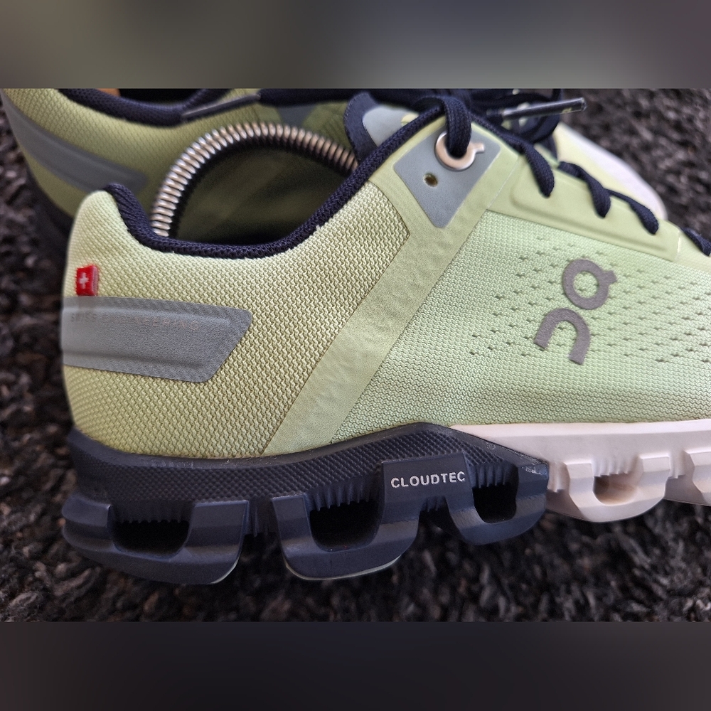 On Cloud Cloudflow 3 Running Shoes Woman Size 7 Meadow Green White**Pls Read** - Picture 8 of 16